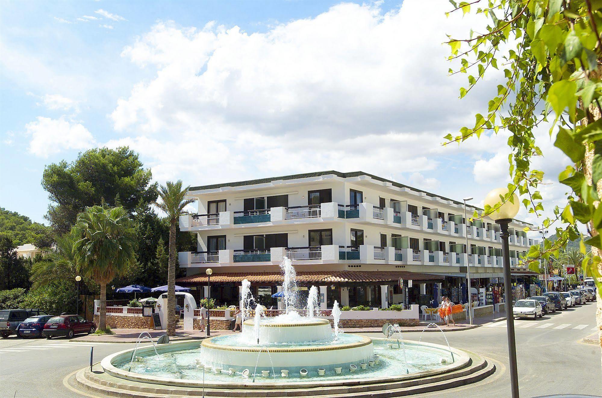 Apartamentos Cala Llonga Cala Llonga  Exteriér fotografie