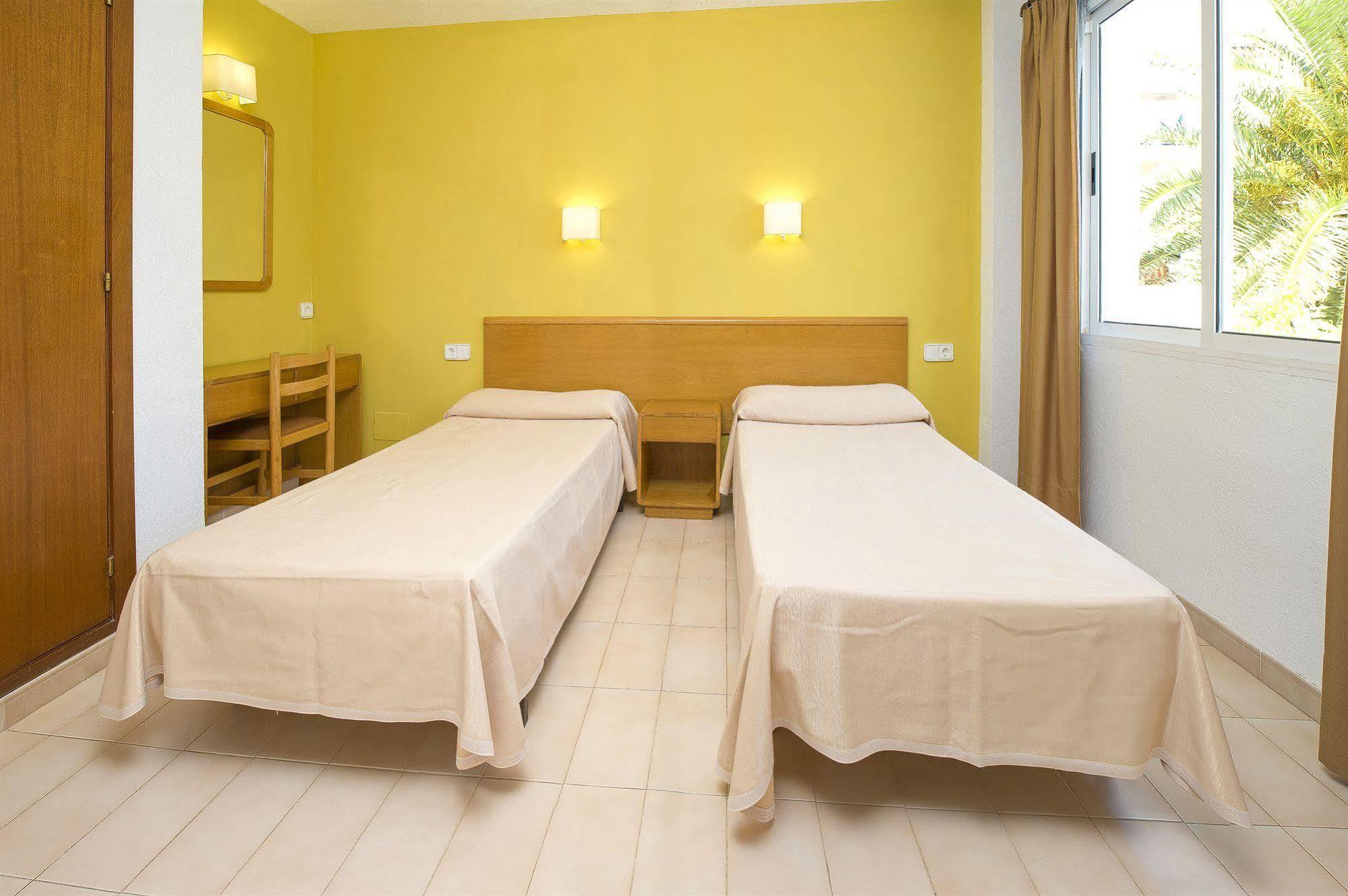 Apartamentos Cala Llonga Cala Llonga  Exteriér fotografie
