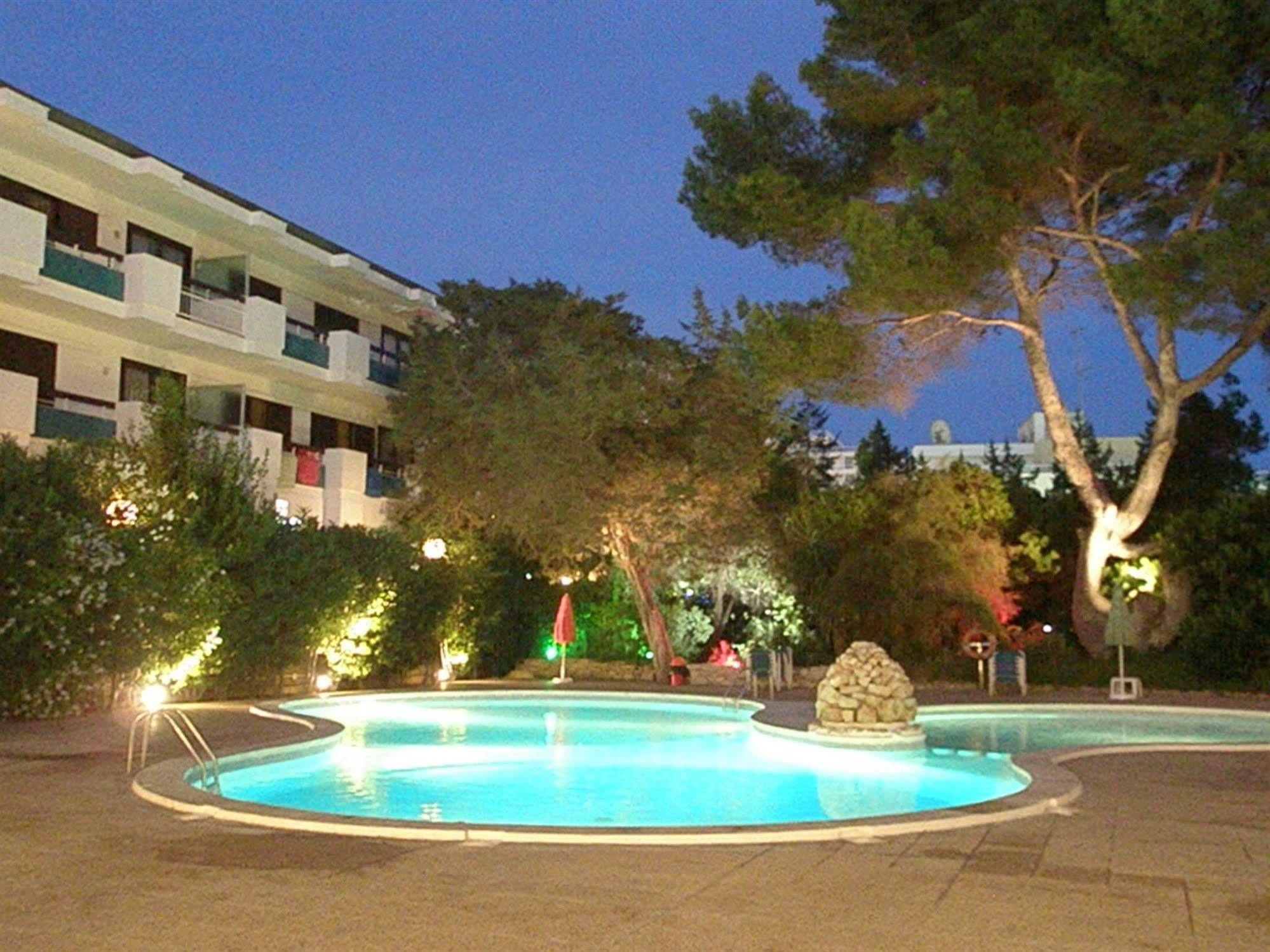 Apartamentos Cala Llonga Cala Llonga  Exteriér fotografie